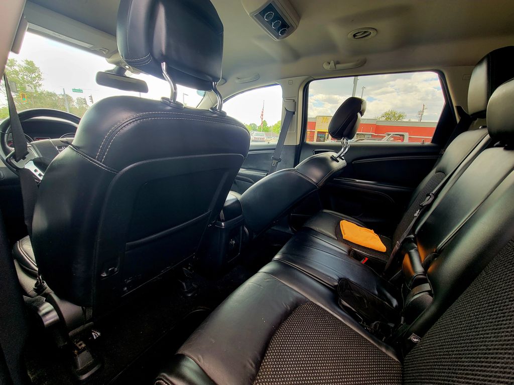 2019 Dodge Journey Crossroad - Image 3