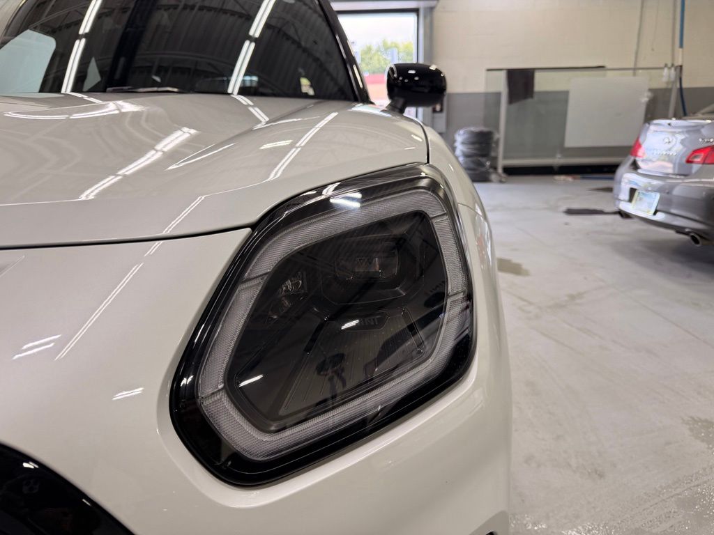 Thumbnail: 2027 MINI Cooper Countryman - 9