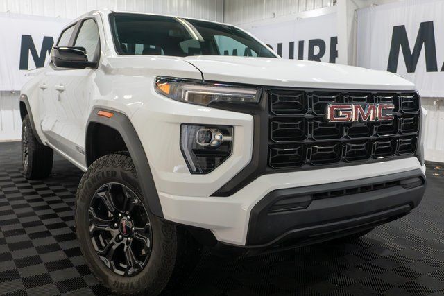 White 2025 GMC Canyon Pickup Truck Four-Wheel Drive 8-Speed Automatic