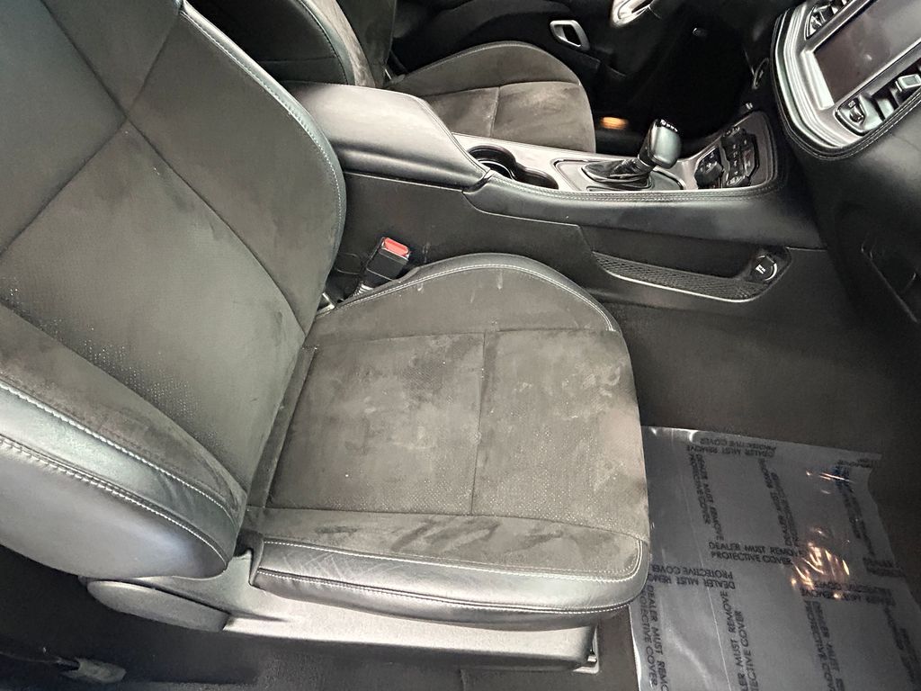 Used 2023 B5 Blue Pearlcoat Dodge R/T image 31