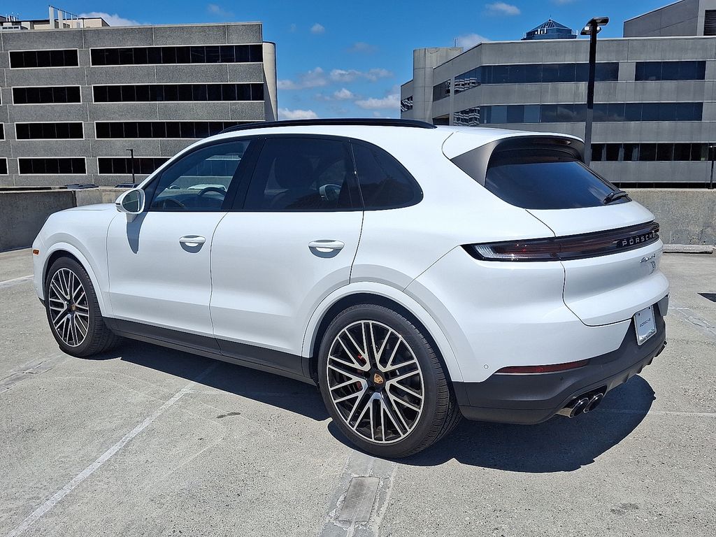Thumbnail: 2025 Porsche Cayenne - 3