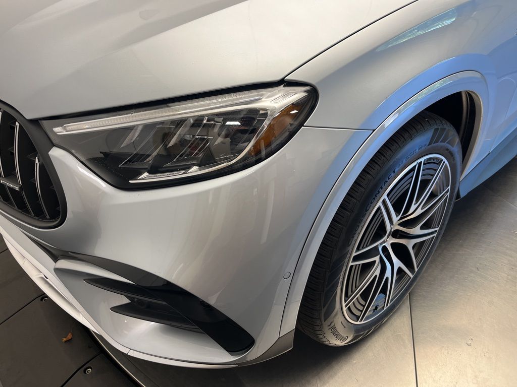 Thumbnail: 2026 Mercedes-Benz GLC - 9