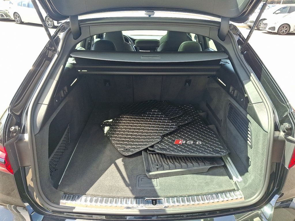 Thumbnail: 2021 Audi RS 6 - 29