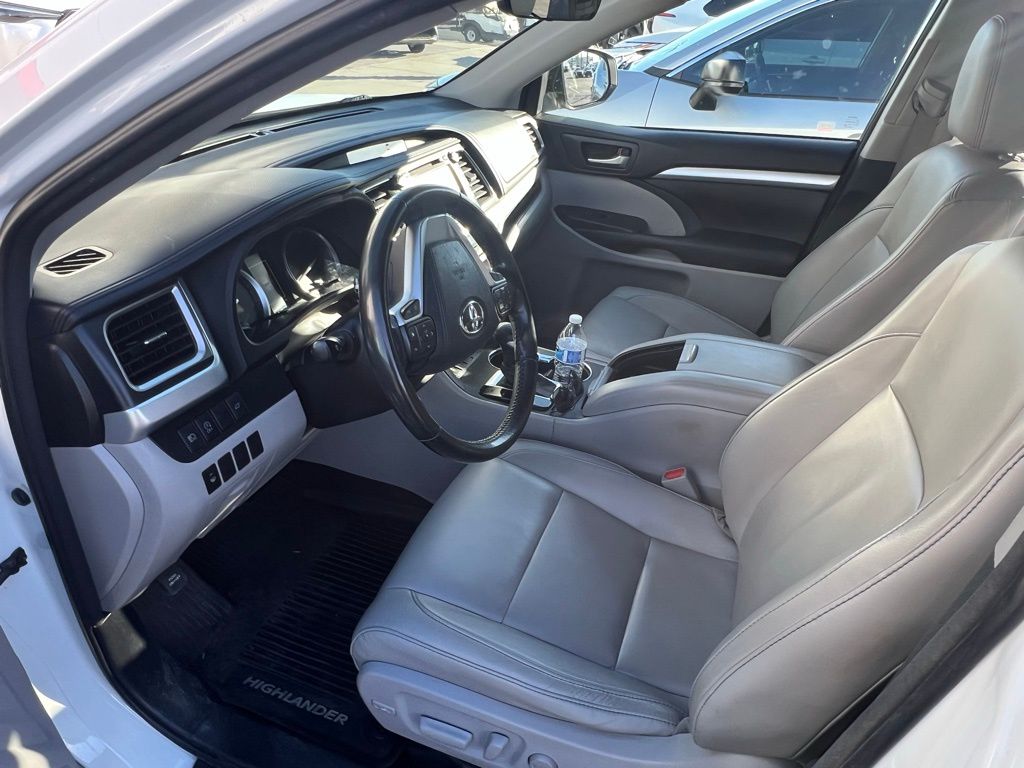 Thumbnail: 2018 Toyota Highlander - 6