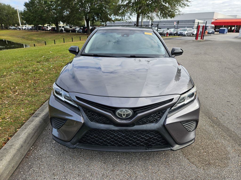 2018 Toyota Camry SE 8