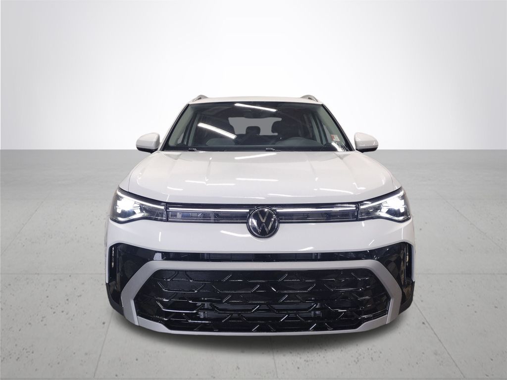 2025 Volkswagen Taos SEL photo 3