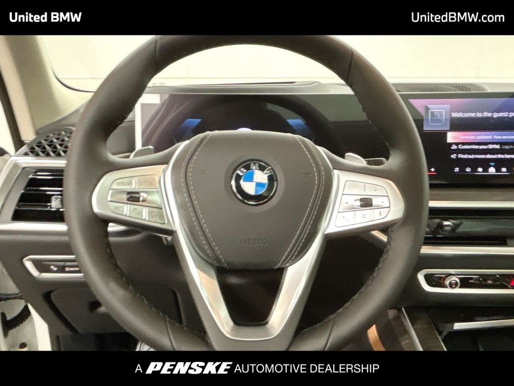 Thumbnail: 2026 BMW X7 - 14