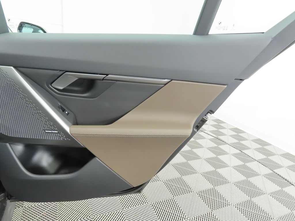 Thumbnail: 2025 BMW i5 - 27