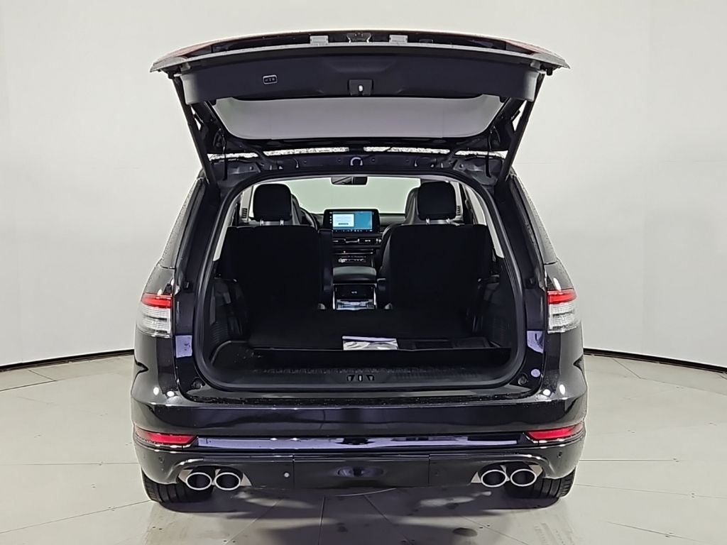 Thumbnail: 2025 Lincoln Aviator - 10