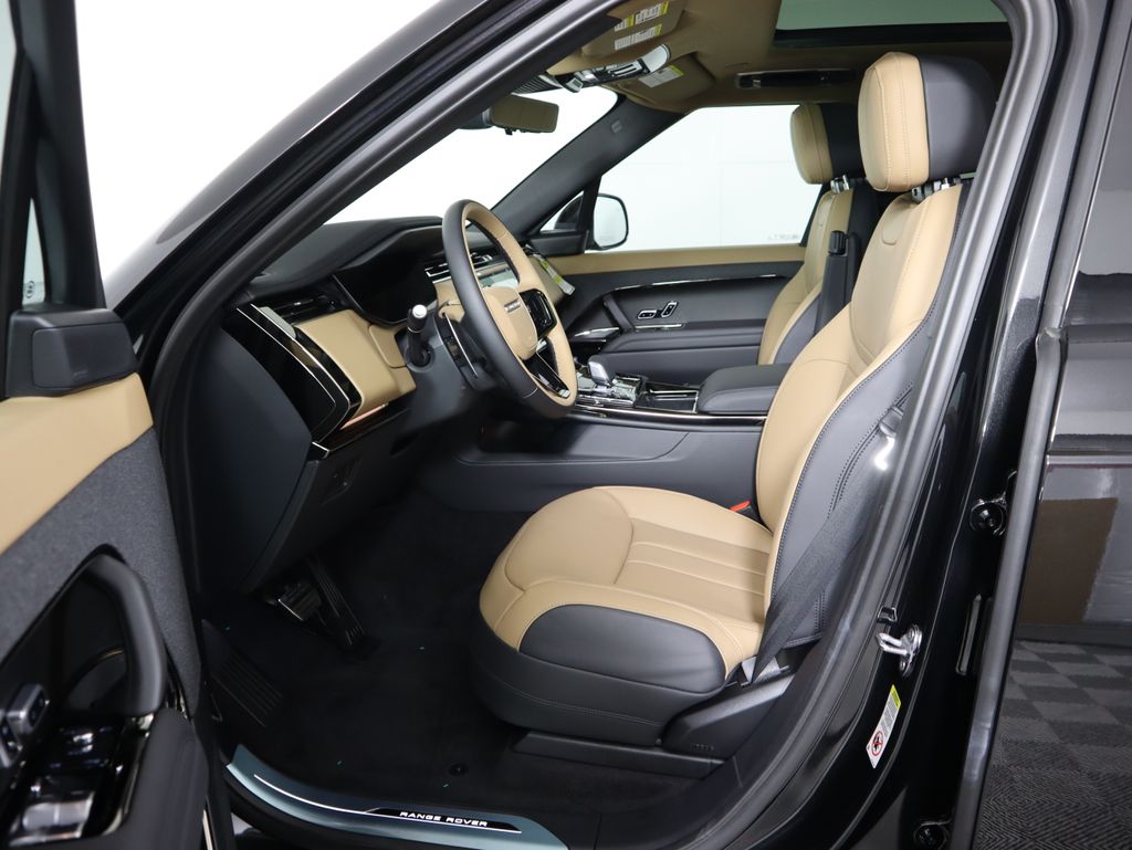 Thumbnail: 2026 Land Rover Range Rover Sport - 21