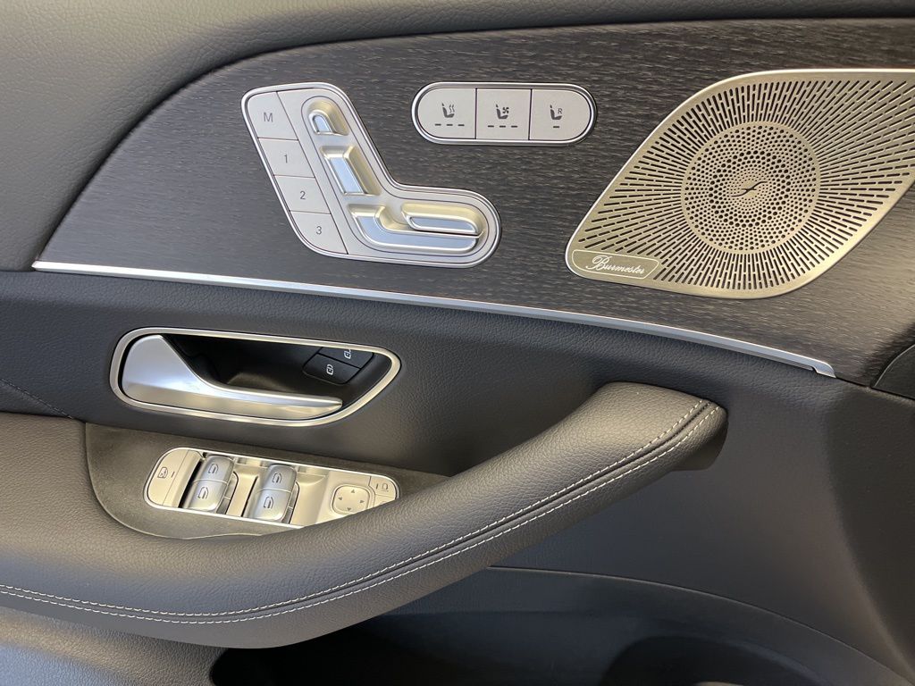 Thumbnail: 2026 Mercedes-Benz GLE - 12