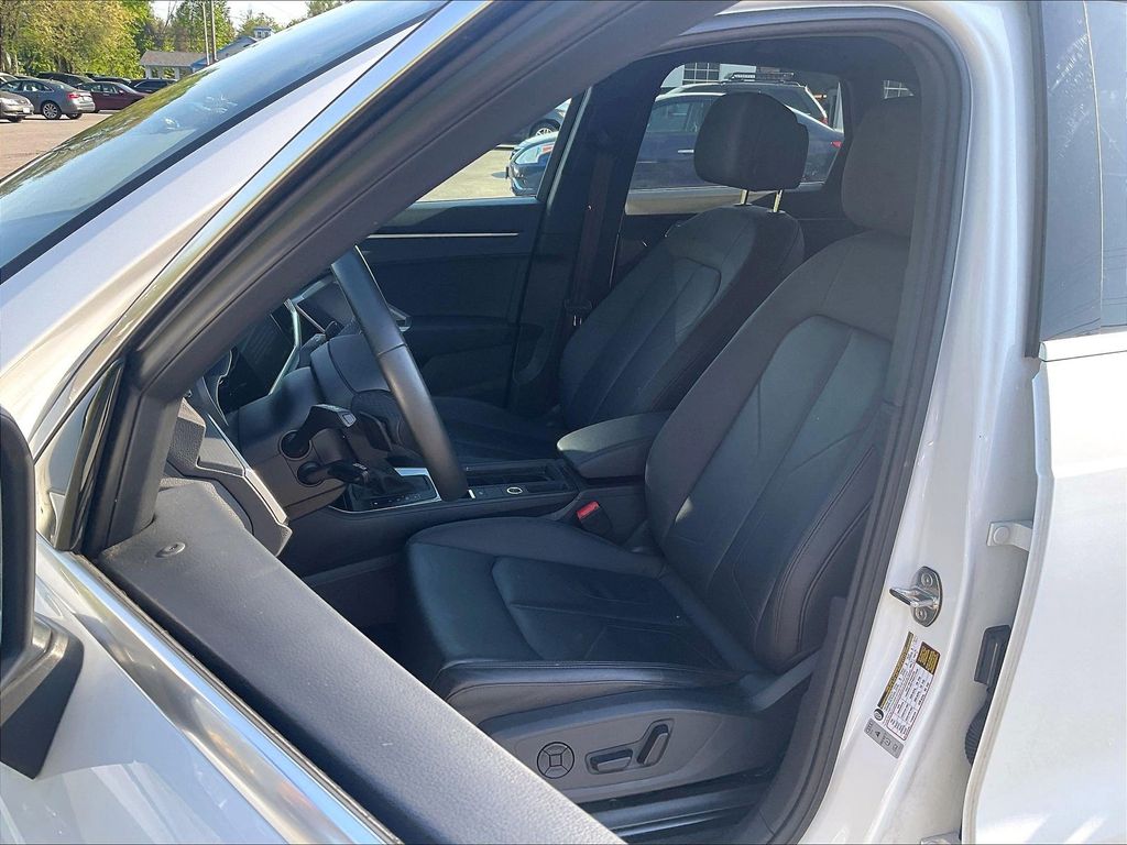 2025 Audi Q3 — photo 7