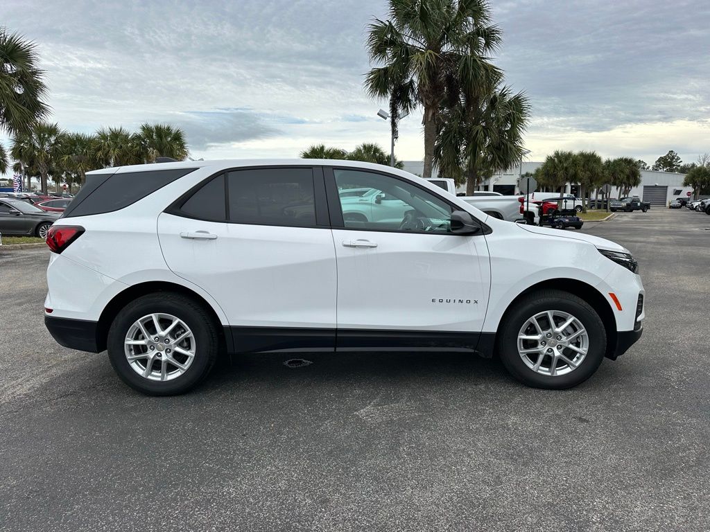 2024 Chevrolet Equinox LS 9