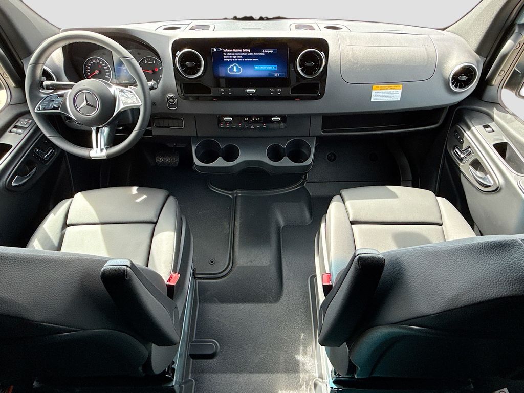 Thumbnail: 2026 Mercedes-Benz Sprinter - 13