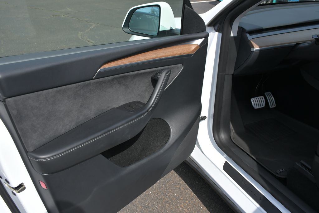 Thumbnail: 2023 Tesla Model Y - 4