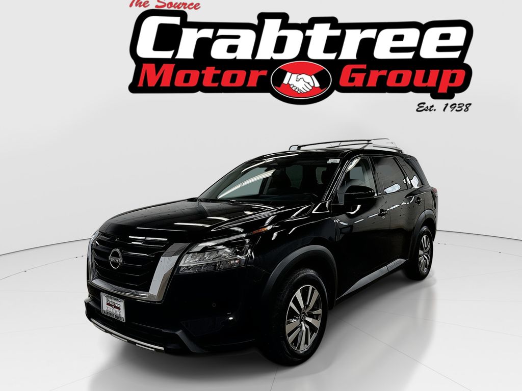 2023 Nissan Pathfinder SL 4WD's photo