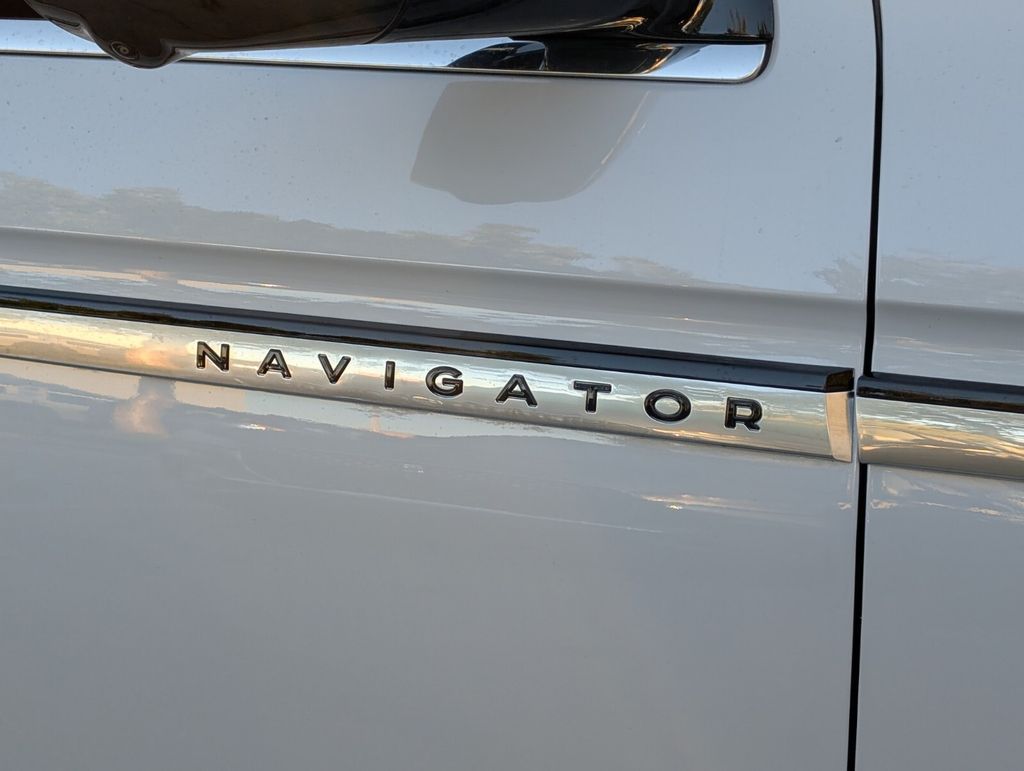 new 2026 Lincoln Navigator car, priced at $103,233