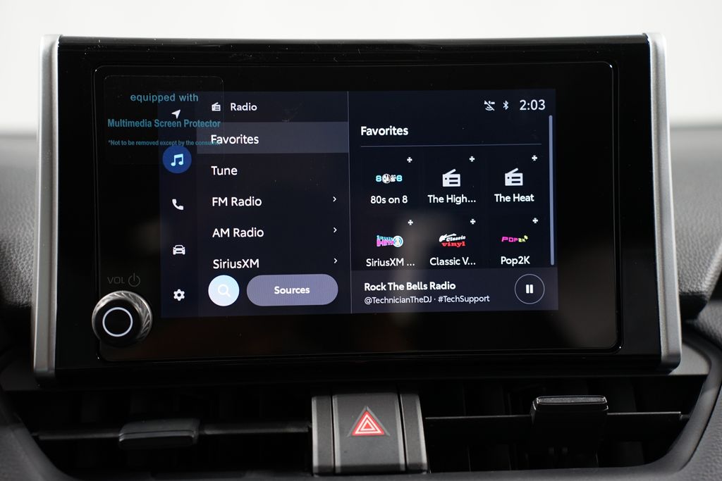 2025 Toyota RAV4 XLE 18