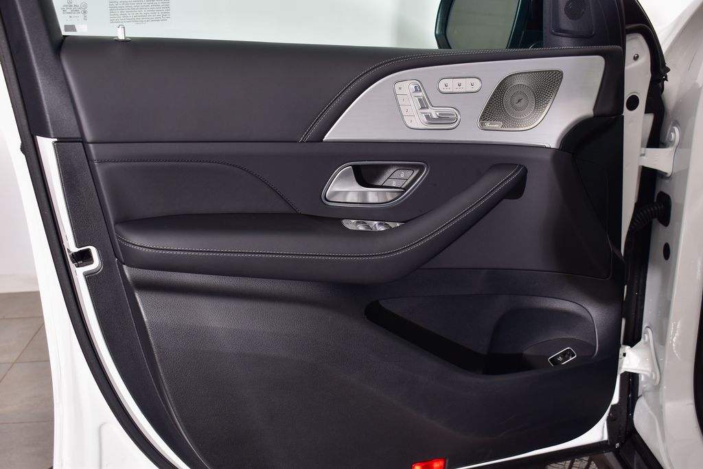 Thumbnail: 2025 Mercedes-Benz GLE - 10