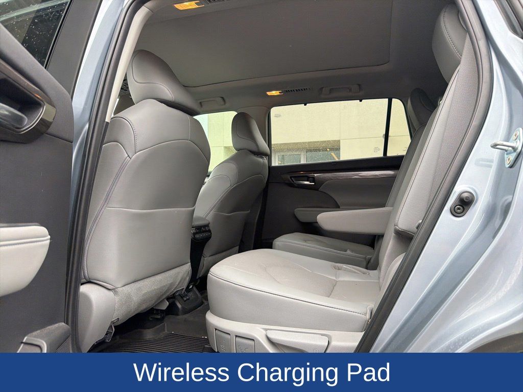 2023 Toyota Highlander Hybrid Platinum