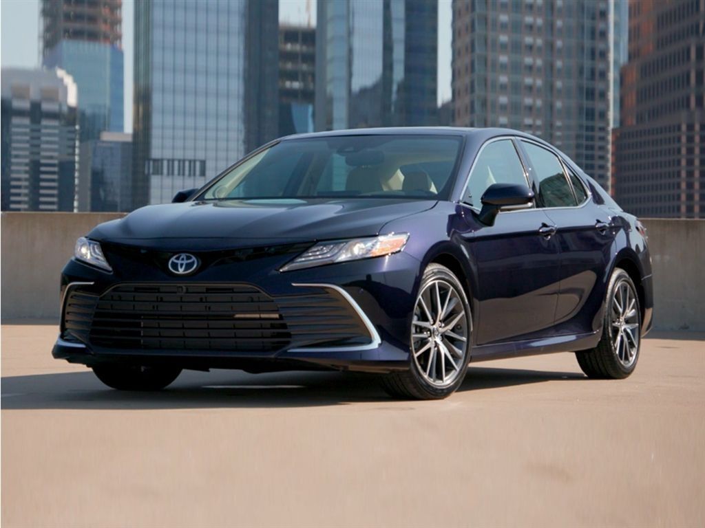  2024 Toyota Camry SE FWD   