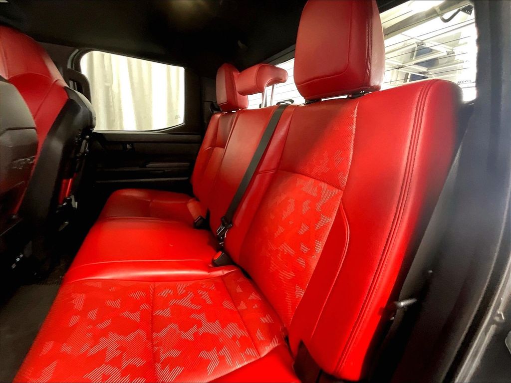 2025 Toyota Tacoma Hybrid — photo 15