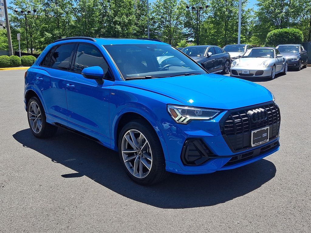 Thumbnail: 2023 Audi Q3 - 3