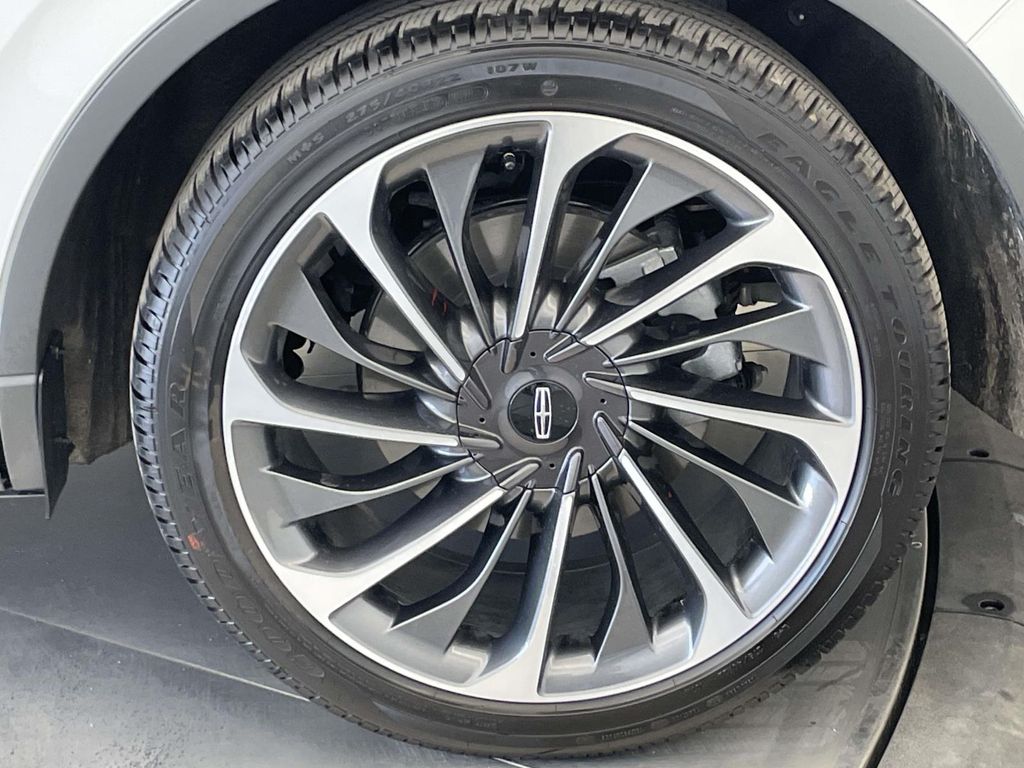 2026 Lincoln Aviator Reserve White at Phil Fitts Ford