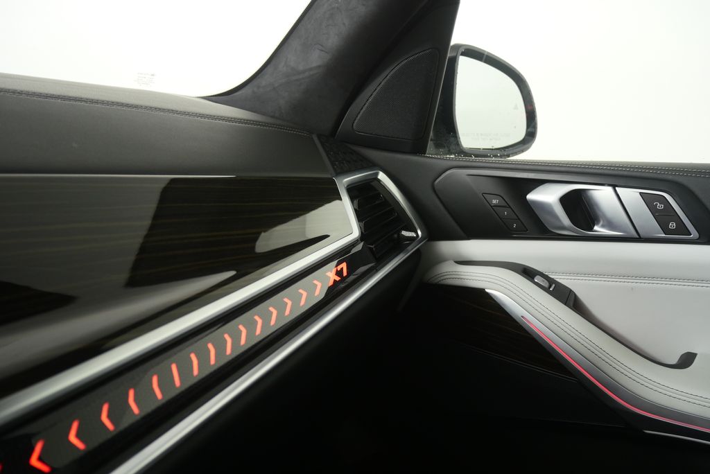 Thumbnail: 2024 BMW X7 - 25