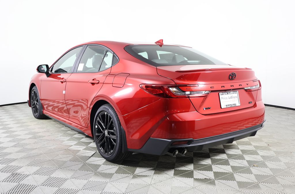 2026 Toyota Camry SE photo 4