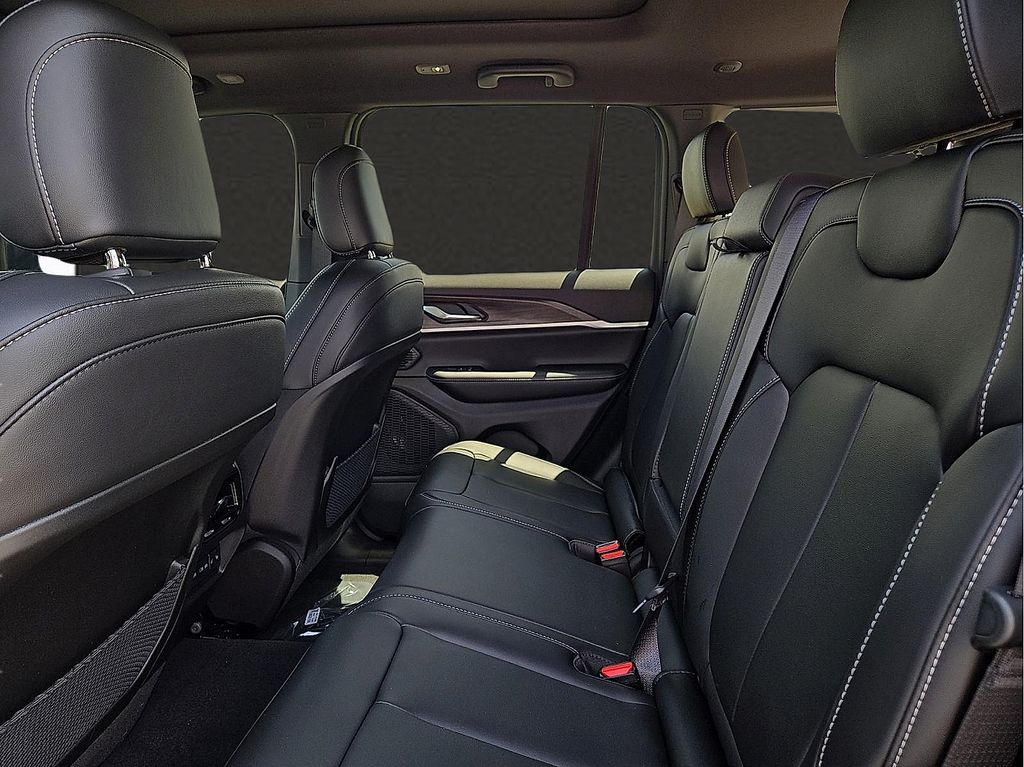 New 2026 Jeep Grand Cherokee Limited For Sale in Farmington, AR