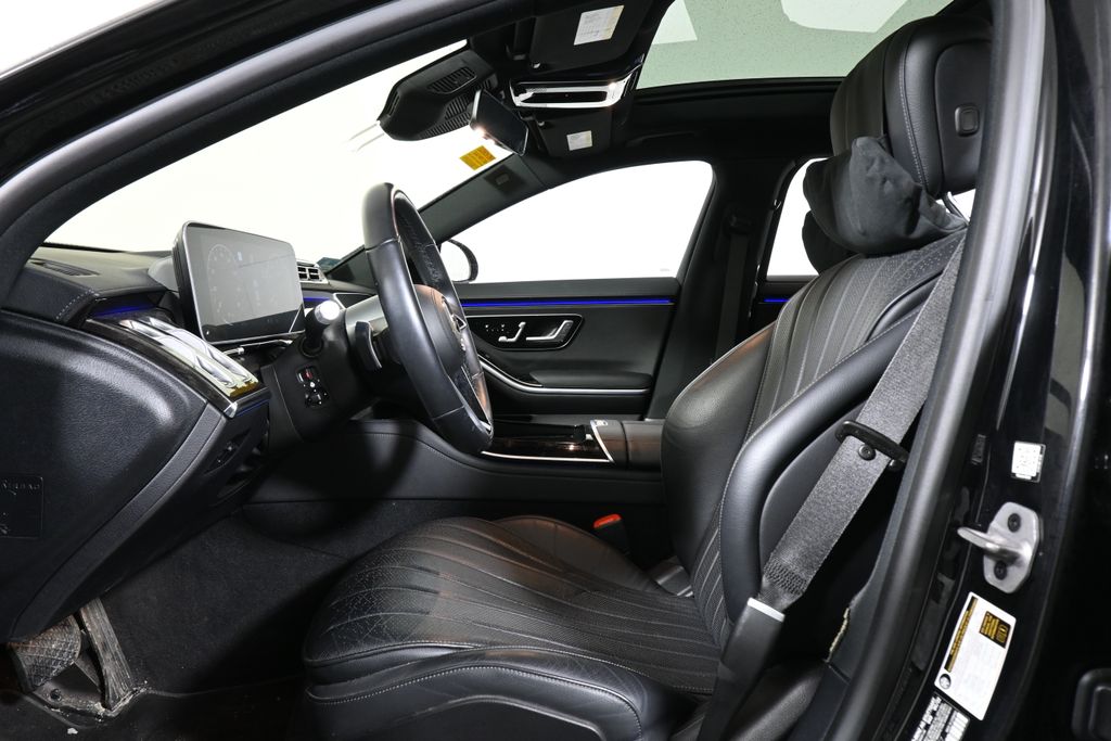 Thumbnail: 2023 Mercedes-Benz S-Class - 3