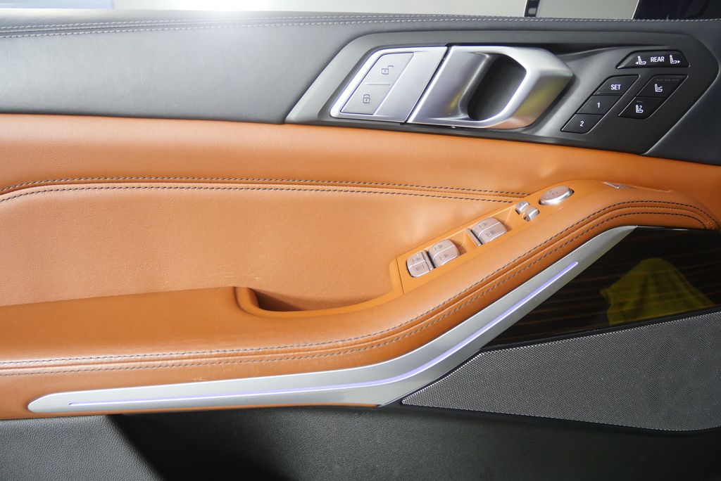 Thumbnail: 2021 BMW X7 - 8