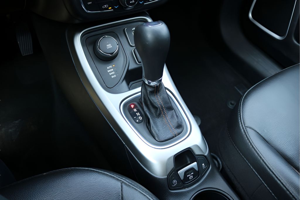 Used 2021 Gray Jeep Latitude image 26