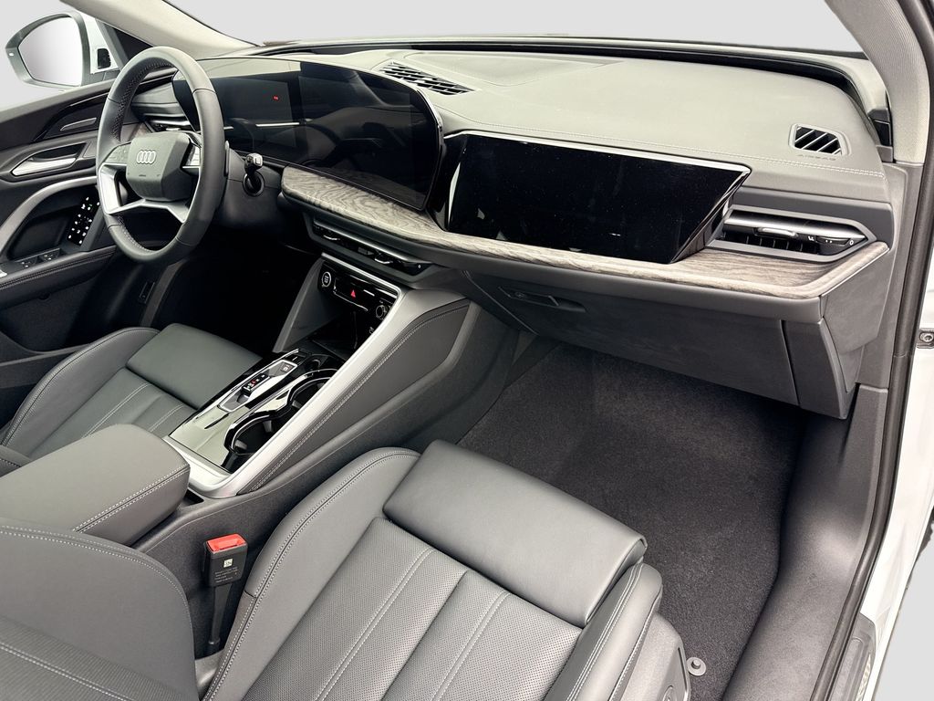 Thumbnail: 2025 Audi Q5 - 17