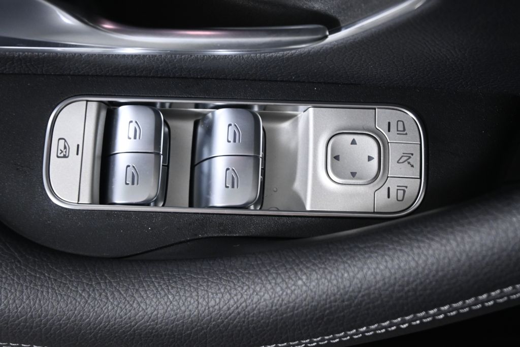 Thumbnail: 2026 Mercedes-Benz GLE - 29
