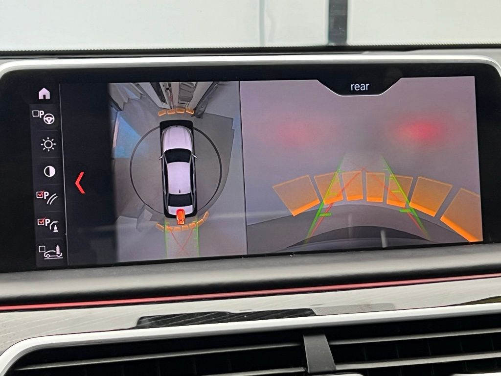 Thumbnail: 2019 BMW 7 Series - 19