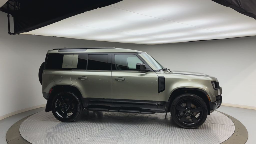 Thumbnail: 2024 Land Rover Defender - 9