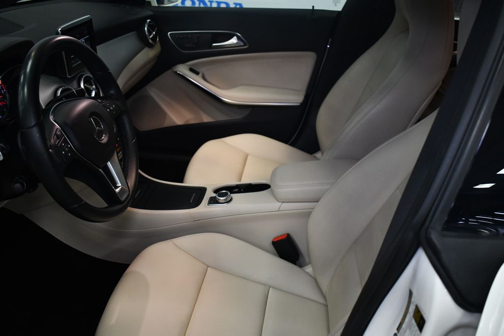 Thumbnail: 2014 Mercedes-Benz CLA - 29