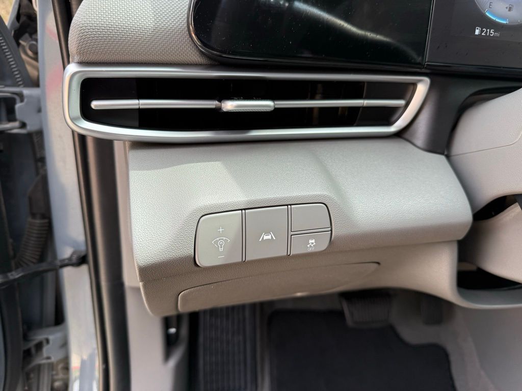 Thumbnail: 2023 Hyundai Elantra - 12