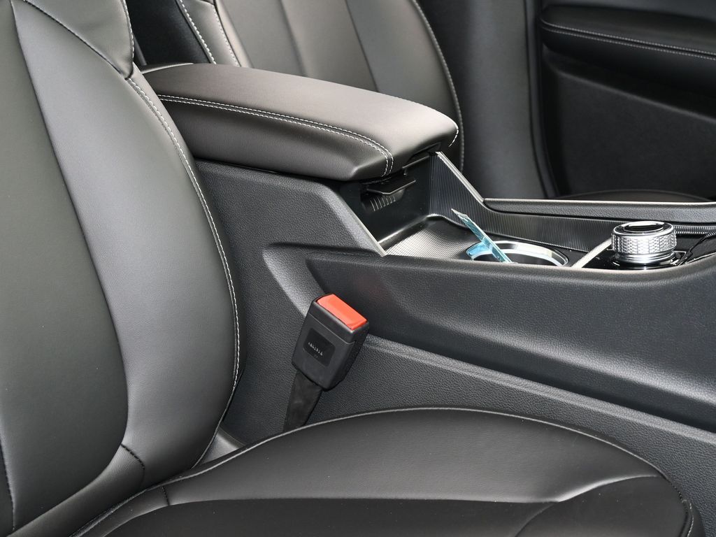 New 2026 Diamond Black Crystal Pearlcoat Jeep Limited image 38