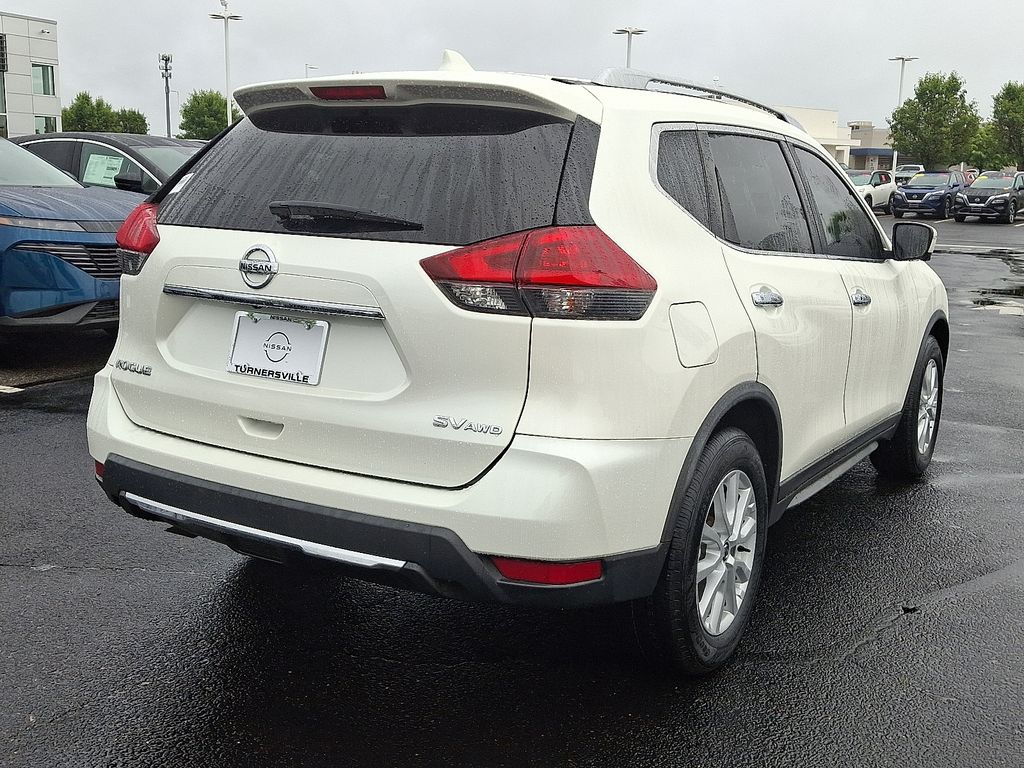 2018 Nissan Rogue SV 6