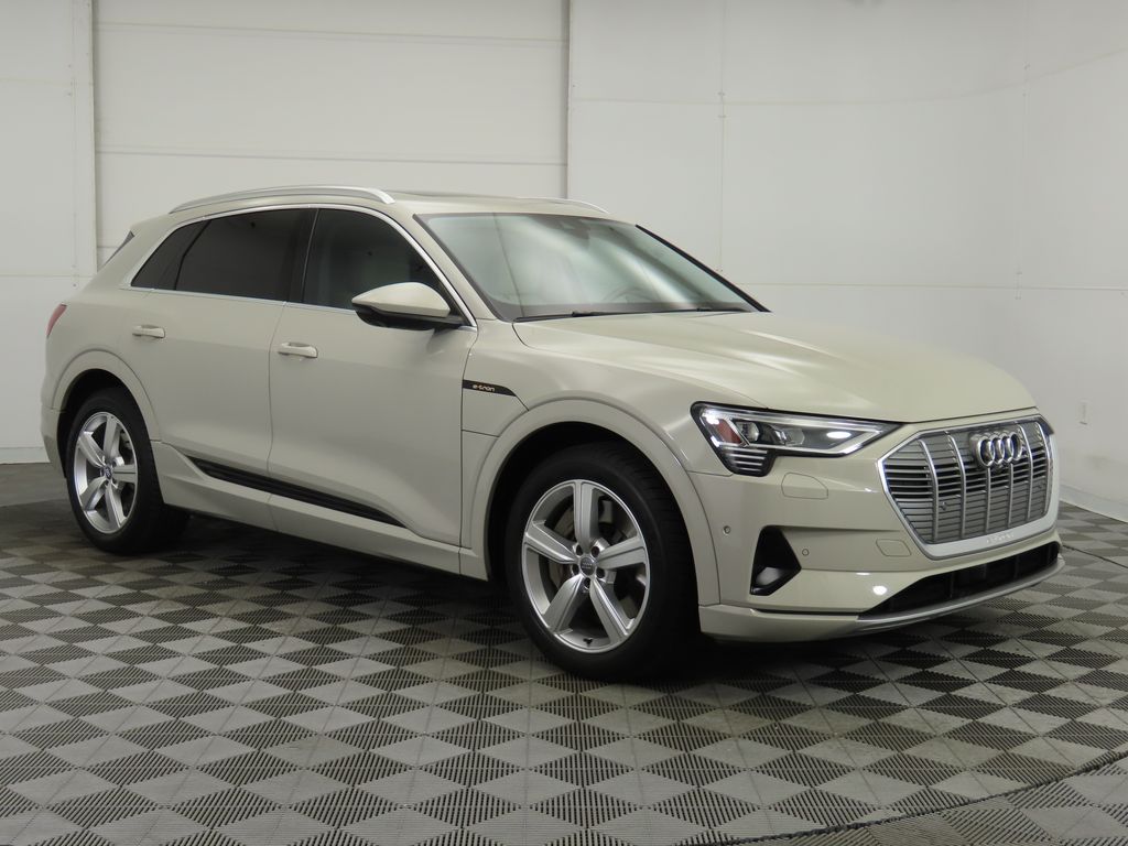 2019 Audi e-tron Prestige 7