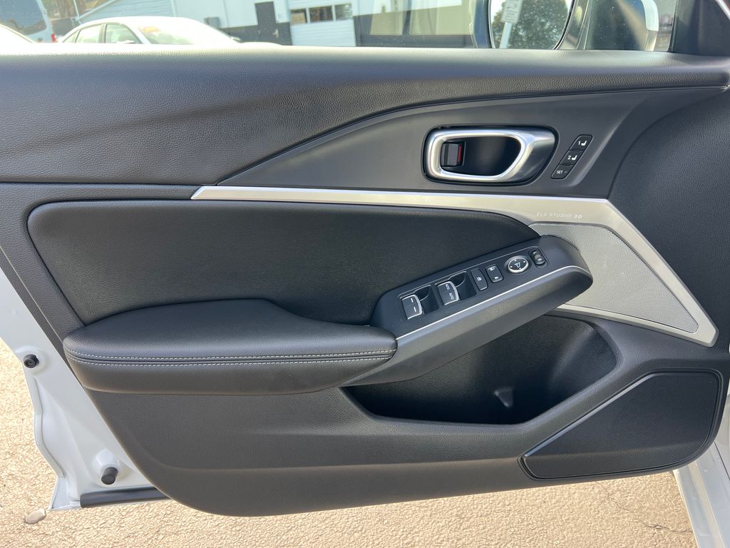 Thumbnail: 2025 Acura Integra - 12