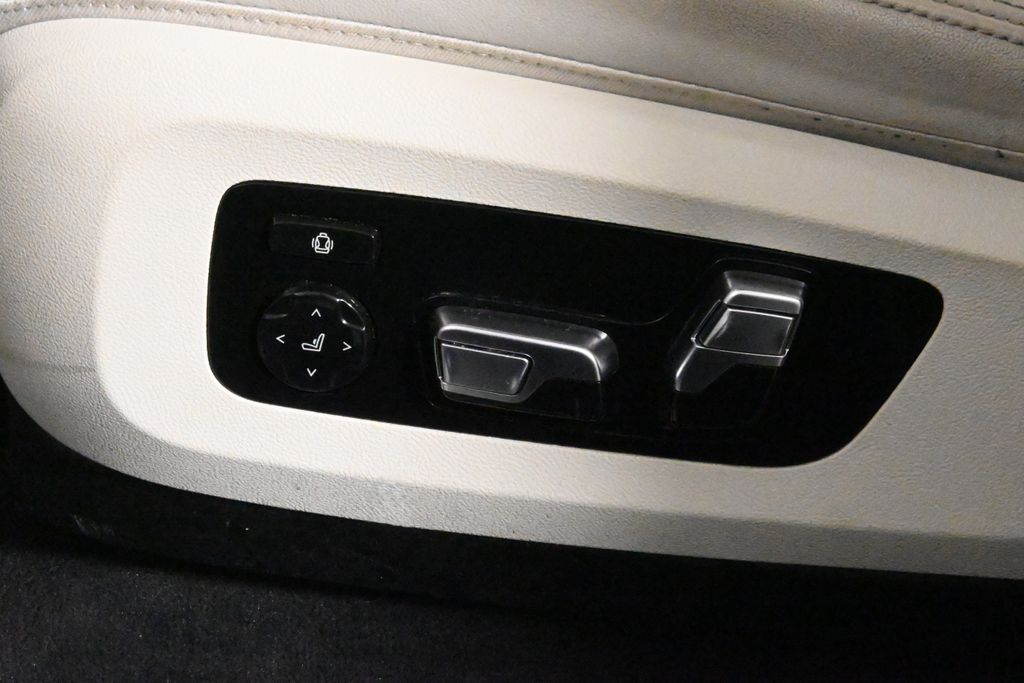 Thumbnail: 2023 BMW X6 - 28