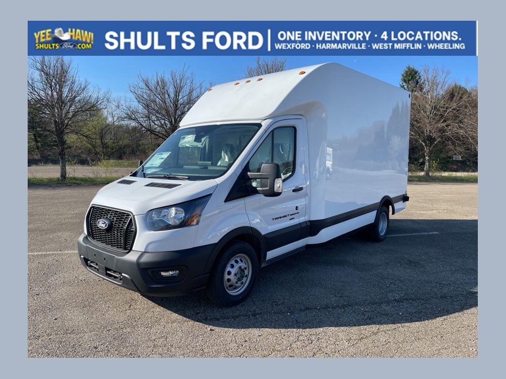 Oxford White 2026 Ford Transit Chassis 350 HD 11000 GVWR 156 Cutaway DRW AWD Van All-Wheel Drive