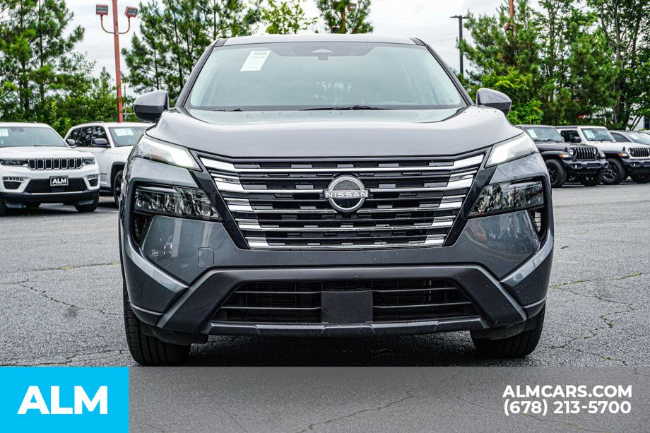 Used 2025 Gray Nissan SV image 9