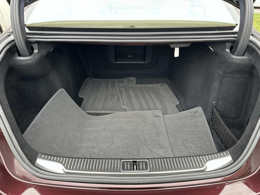 Thumbnail: 2023 Mercedes-Benz S-Class - 28