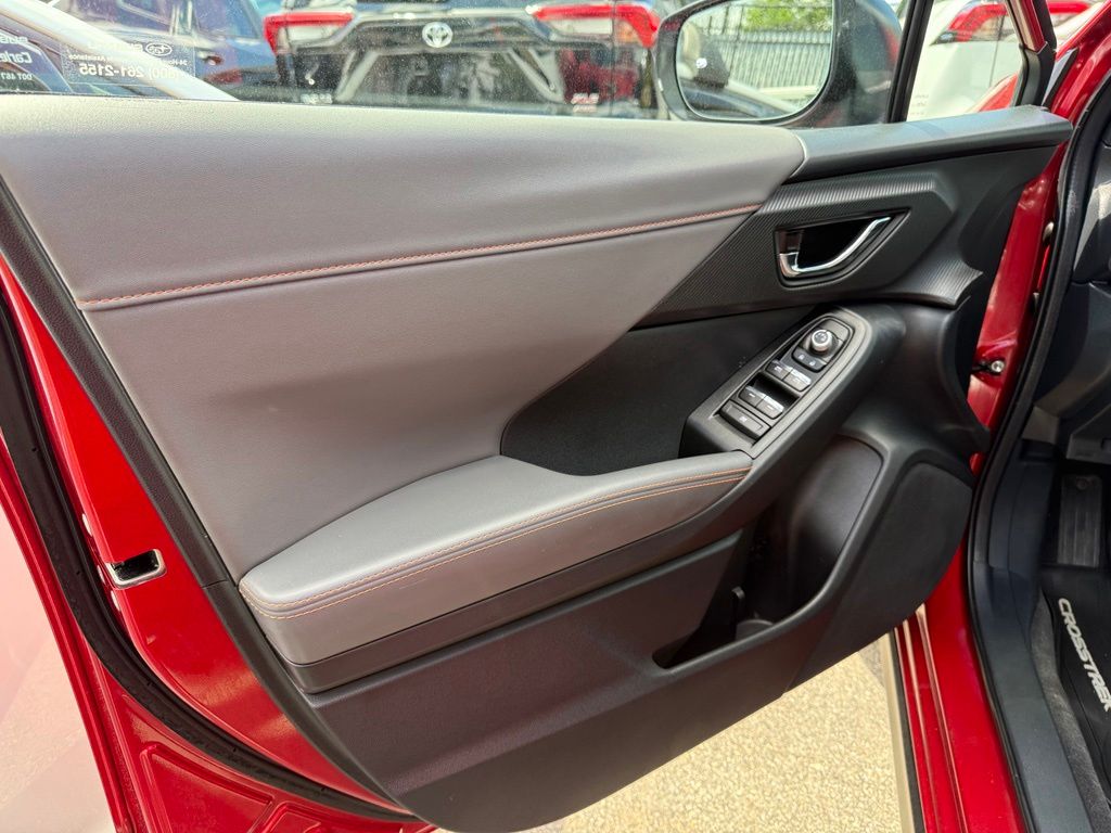 2025 Subaru Crosstrek Limited - Photo 8