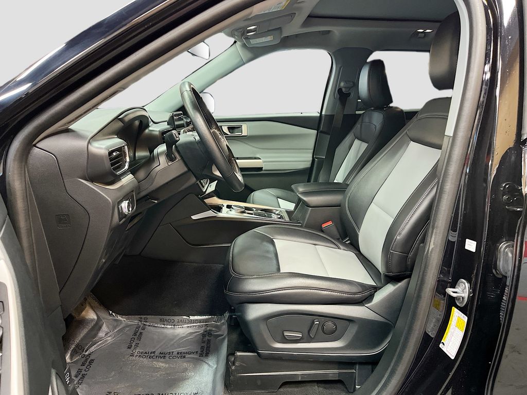Used 2023 Black Metallic Ford XLT image 21